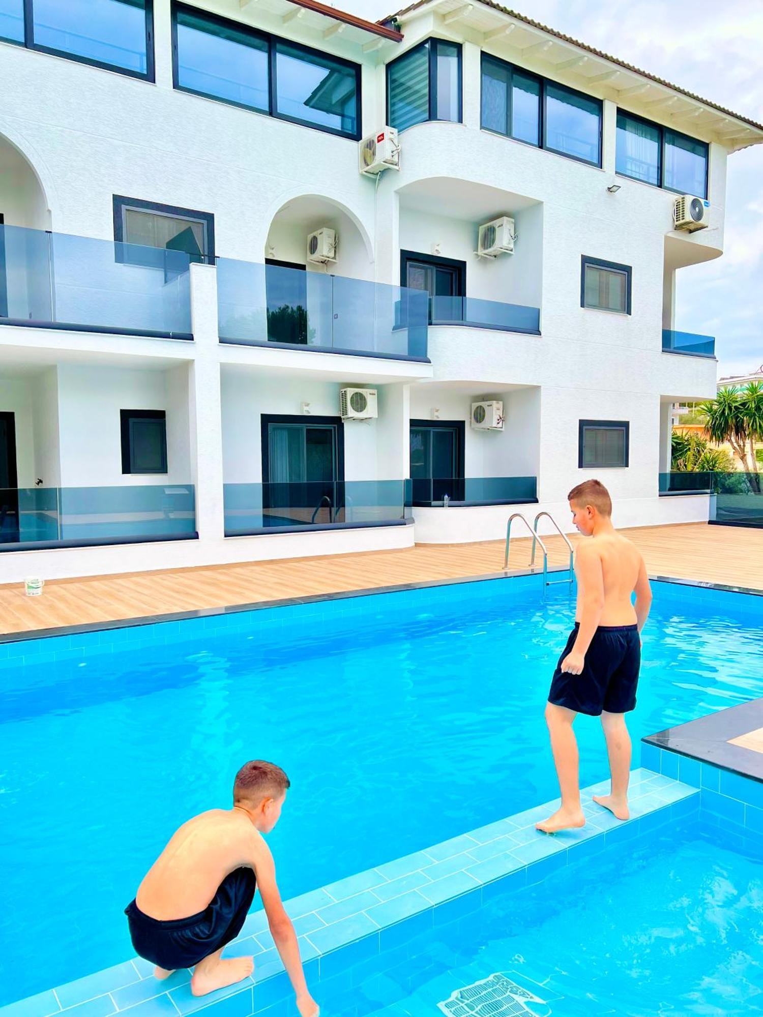 Hotel Vip Bujari クサミル エクステリア 写真